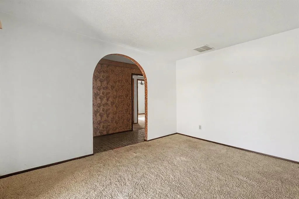 Photo 11 — 11209 Bel Air Place, Oklahoma City, OK 73120