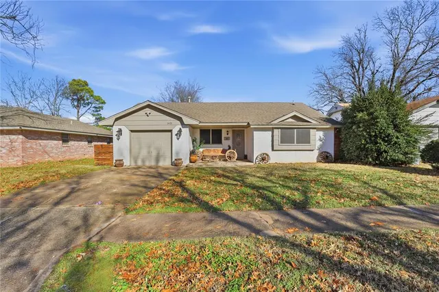 Photo 5 — 1621 Chamblee Drive, Norman, OK 73071