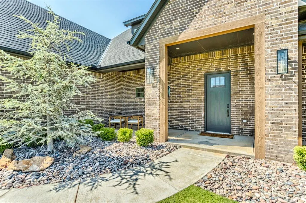 Photo 3 — 10028 Lacewood Drive, Edmond, OK 73025
