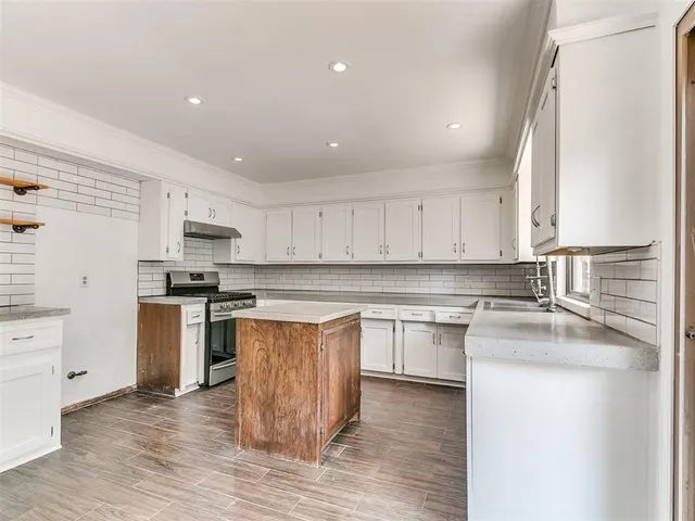 Photo 2 — 6517 Dulane Circle, Oklahoma City, OK 73132