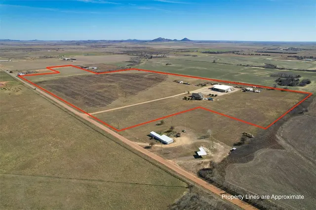 Photo 3 — 20966 E County Road 155, Altus, OK 73521