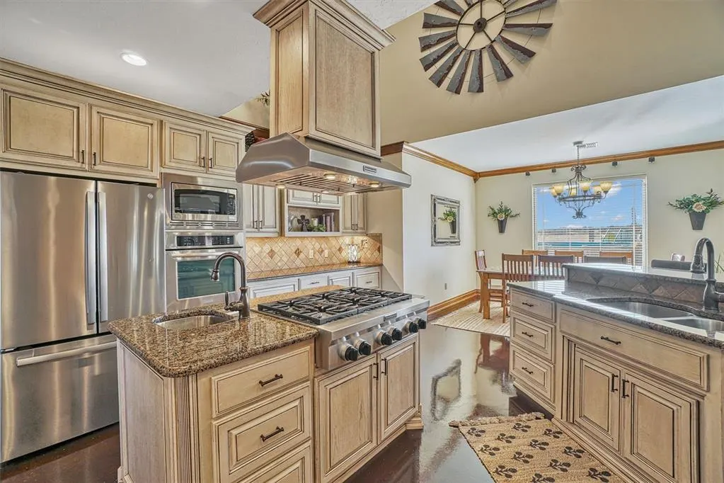 Photo 4 — 20966 E County Road 155, Altus, OK 73521