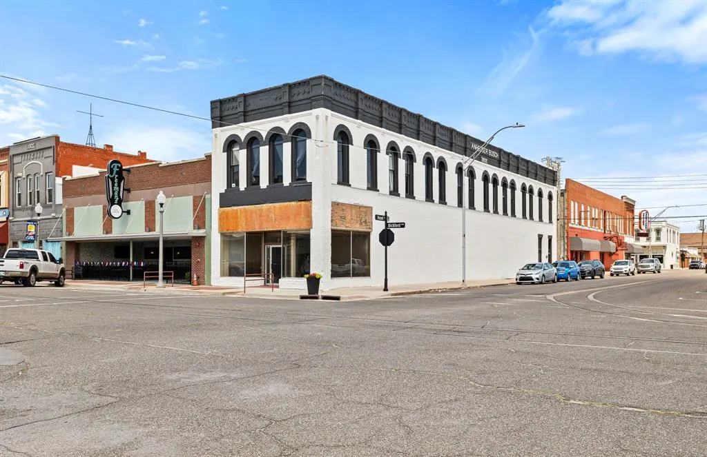 Photo 2 — 121 S Bickford Avenue, El Reno, OK 73036