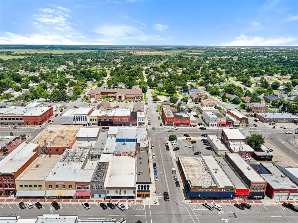 Photo 14 — 121 S Bickford Avenue, El Reno, OK 73036
