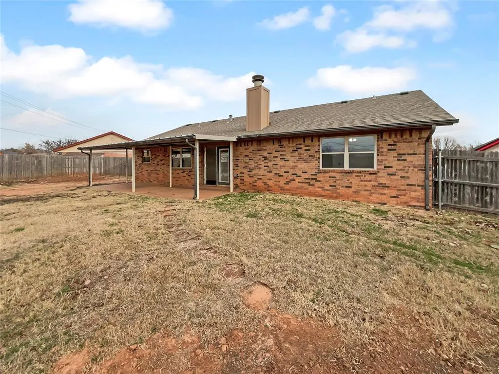 Photo 13 — 10217 S Hillcrest Drive, Oklahoma City, OK 73159