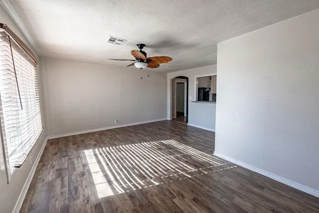 Photo 6 — 631 W 10th Street, Cordell, OK 73632