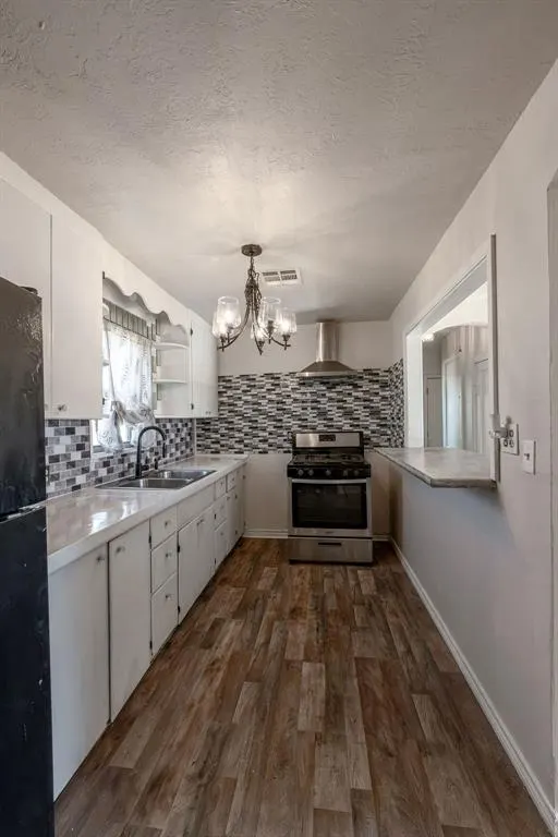 Photo 10 — 631 W 10th Street, Cordell, OK 73632
