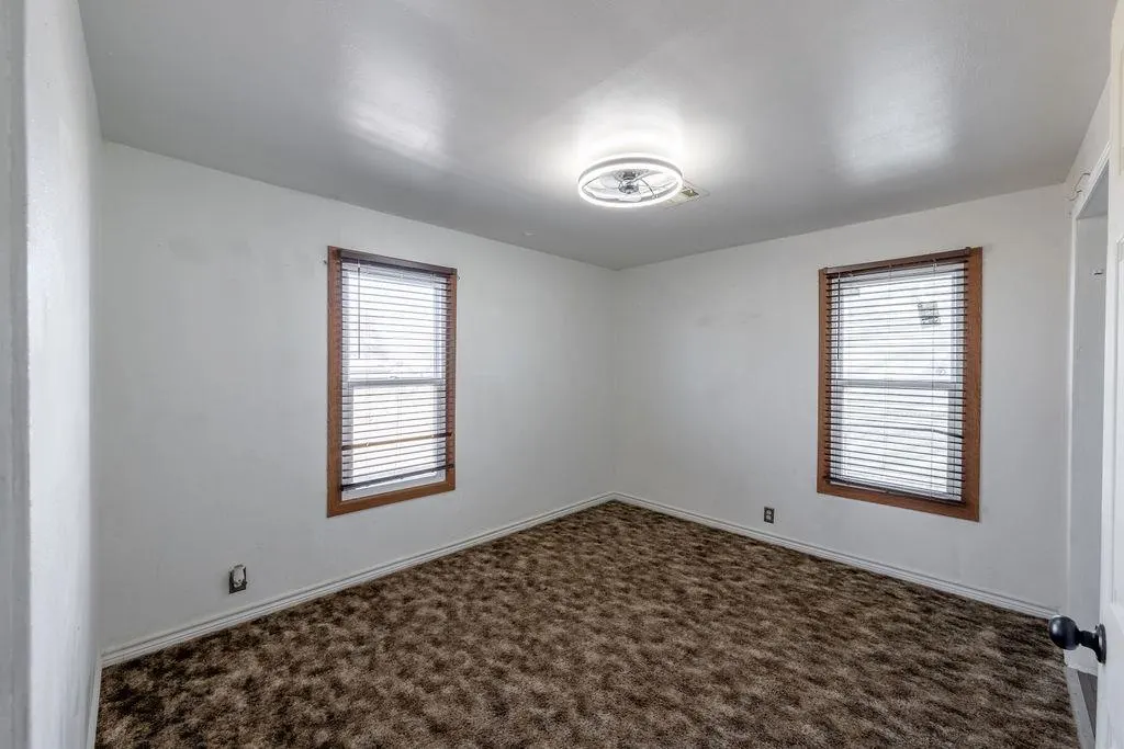 Photo 13 — 631 W 10th Street, Cordell, OK 73632