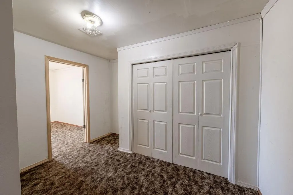 Photo 22 — 631 W 10th Street, Cordell, OK 73632