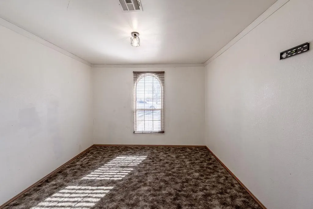 Photo 24 — 631 W 10th Street, Cordell, OK 73632