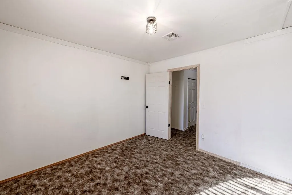 Photo 25 — 631 W 10th Street, Cordell, OK 73632