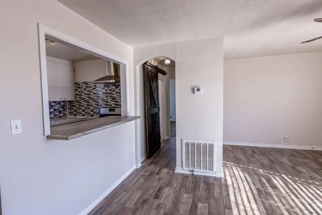 Photo 26 — 631 W 10th Street, Cordell, OK 73632