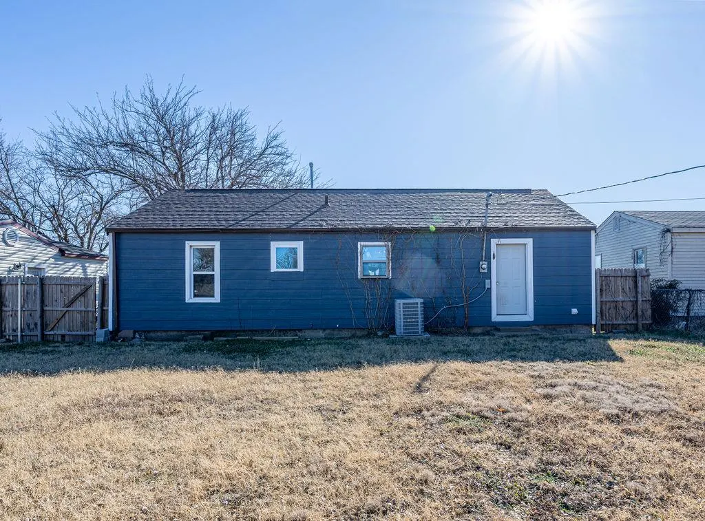 Photo 29 — 631 W 10th Street, Cordell, OK 73632