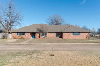 Sold home at 2501 NW 121st Street