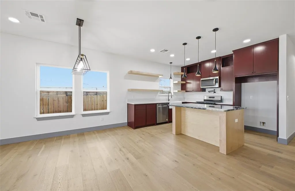Photo 7 — 604 SE 27th Street, Oklahoma City, OK 73129