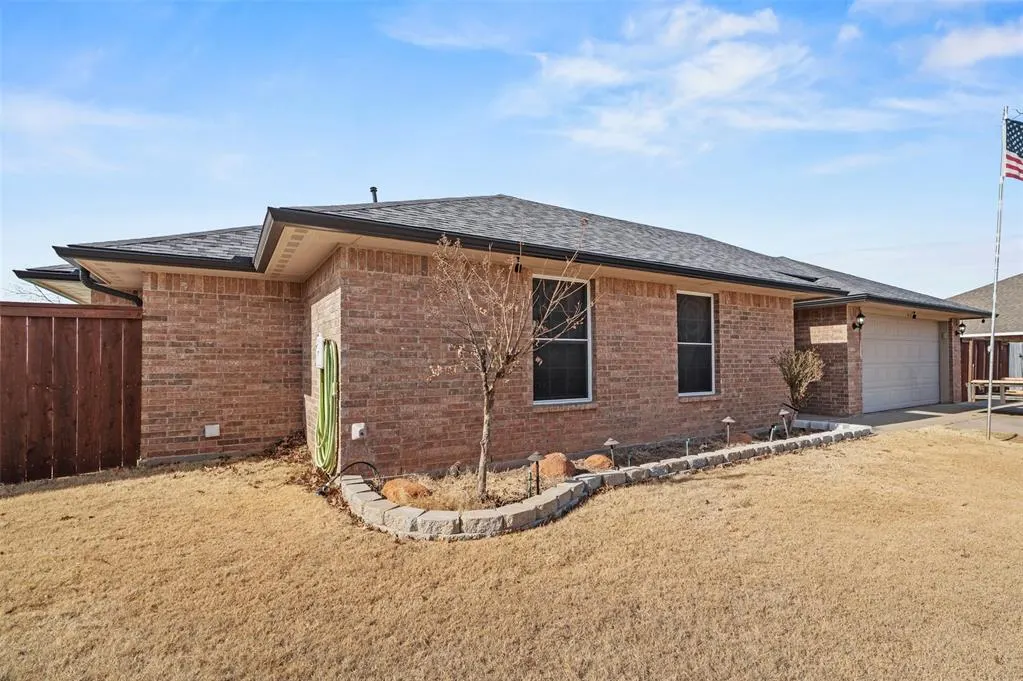 Photo 2 — 4912 SW Malcom Road, Lawton, OK 73505