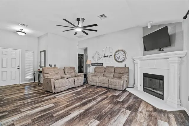 Photo 5 — 4912 SW Malcom Road, Lawton, OK 73505