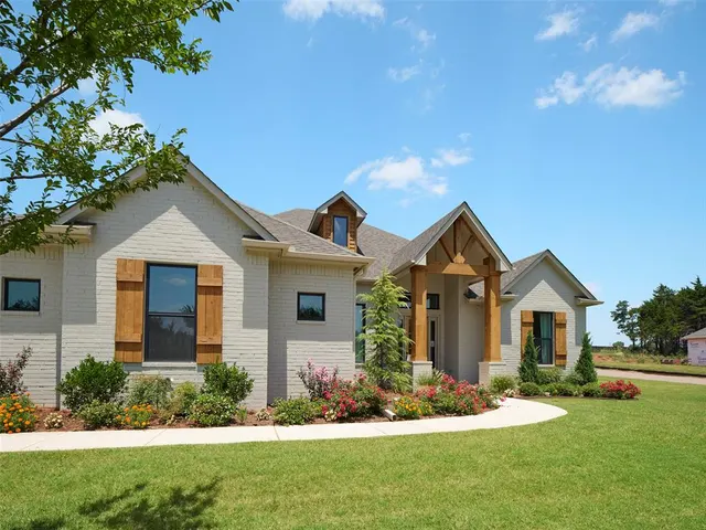 Photo 2 — 9217 SW 90th Street, Mustang, OK 73064