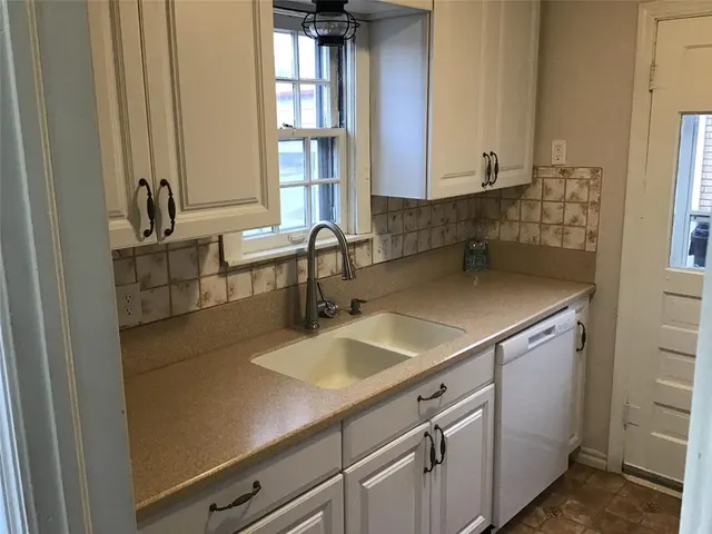Photo 7 — 2108 NW 35th Street, Oklahoma City, OK 73112