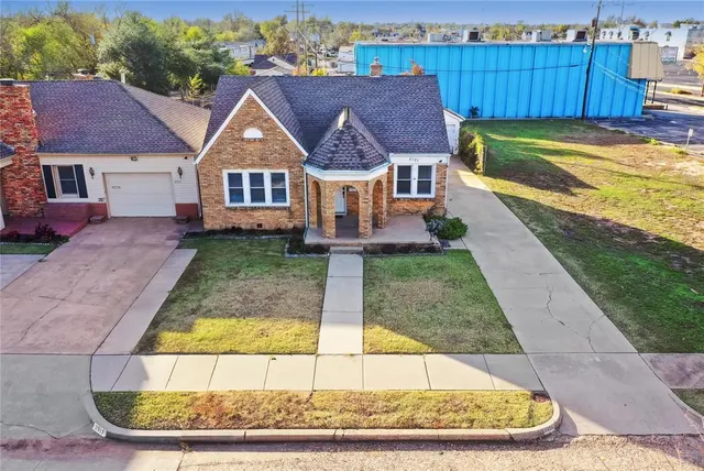 Photo 8 — 2321 N Youngs Boulevard, Oklahoma City, OK 73107