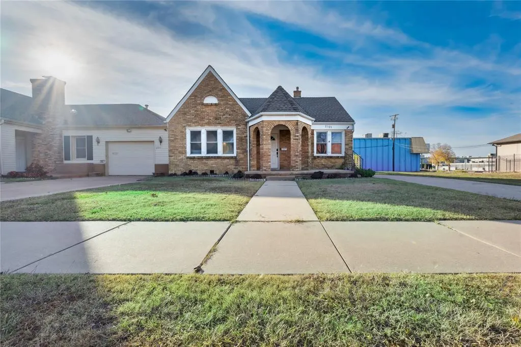 Photo 14 — 2321 N Youngs Boulevard, Oklahoma City, OK 73107