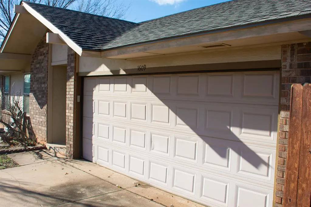 Photo 3 — 1609 Apian Way, Edmond, OK 73003