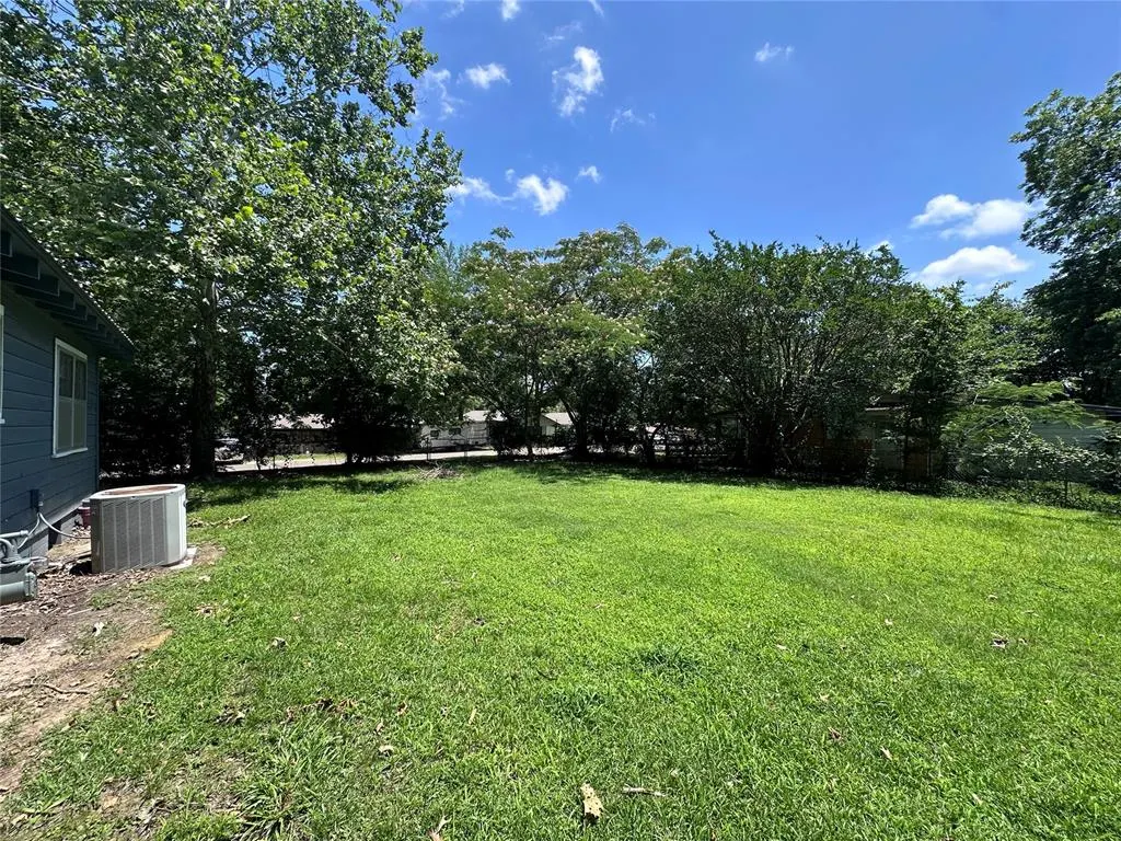 Photo 6 — 811 N Broadway Street, Broken Bow, OK 74728