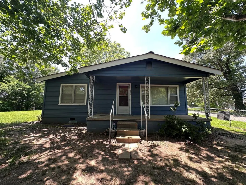 Photo 3 — 811 N Broadway Street, Broken Bow, OK 74728