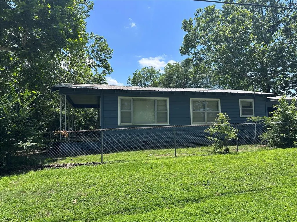 Photo 10 — 811 N Broadway Street, Broken Bow, OK 74728
