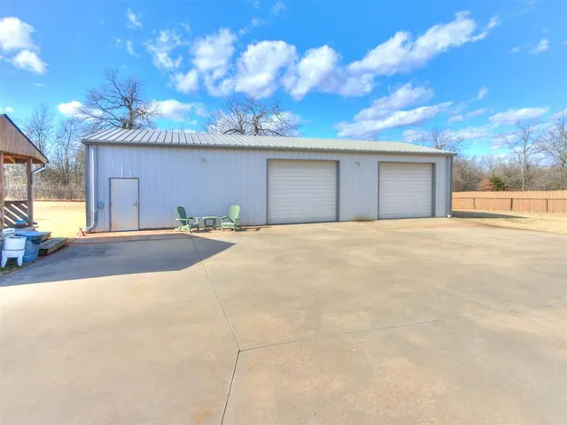 Photo 4 — 10121 Cottonwood Drive, Newalla, OK 74857