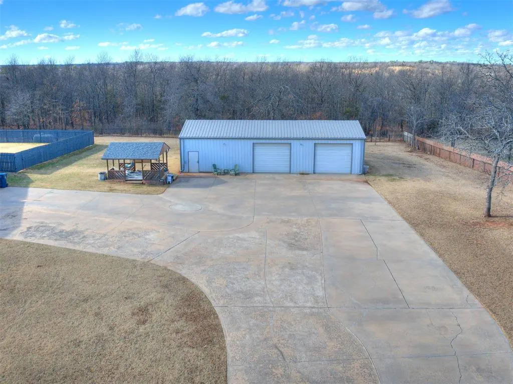 Photo 8 — 10121 Cottonwood Drive, Newalla, OK 74857