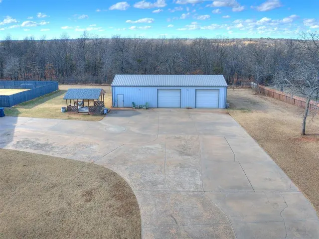 Photo 8 — 10121 Cottonwood Drive, Newalla, OK 74857
