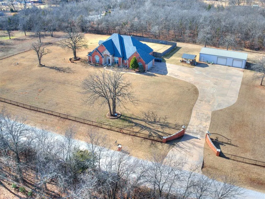 Photo 10 — 10121 Cottonwood Drive, Newalla, OK 74857