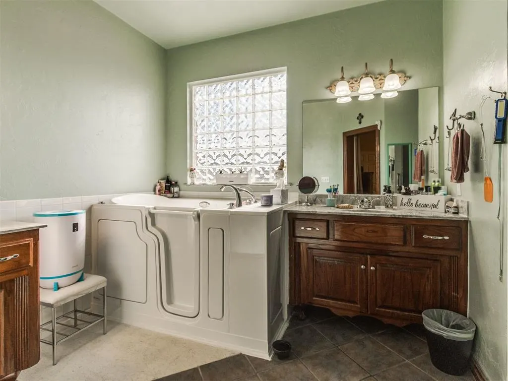 Photo 25 — 10121 Cottonwood Drive, Newalla, OK 74857