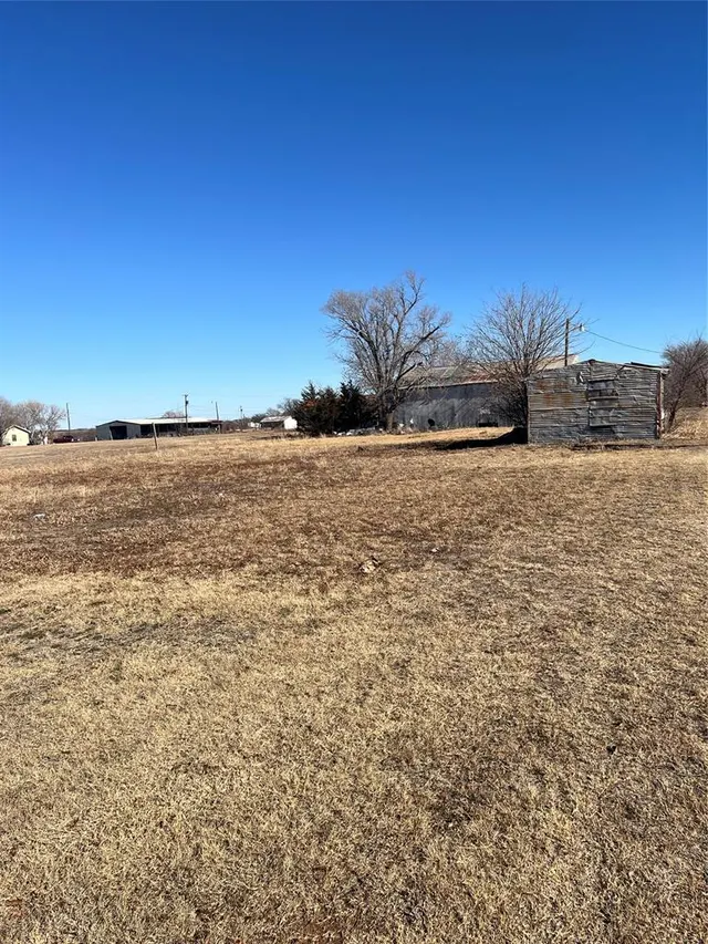 Photo 2 — Address unavailable, Olustee, OK 73560