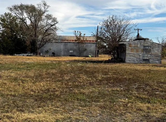 Photo 5 — Address unavailable, Olustee, OK 73560