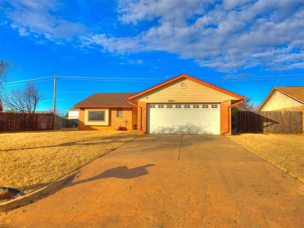 Photo 4 — 10215 S Hillcrest Drive, Oklahoma City, OK 73159