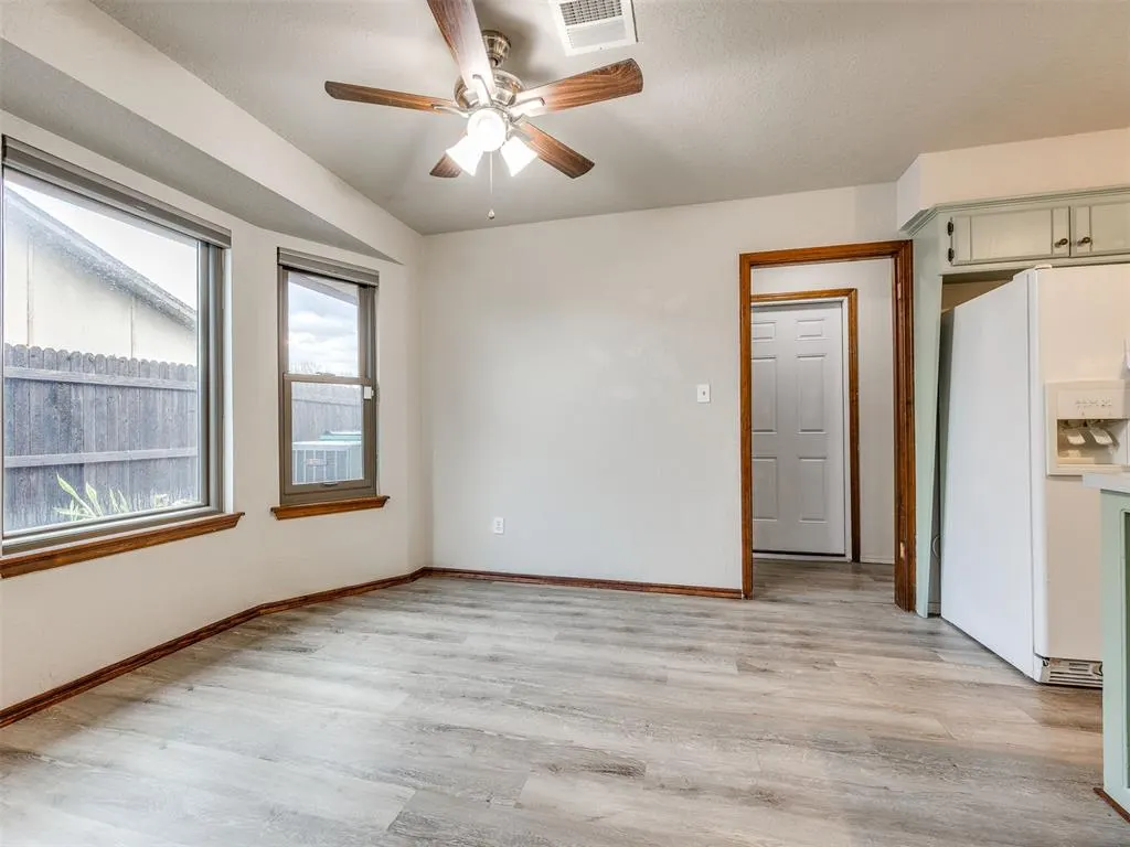 Photo 16 — 10215 S Hillcrest Drive, Oklahoma City, OK 73159