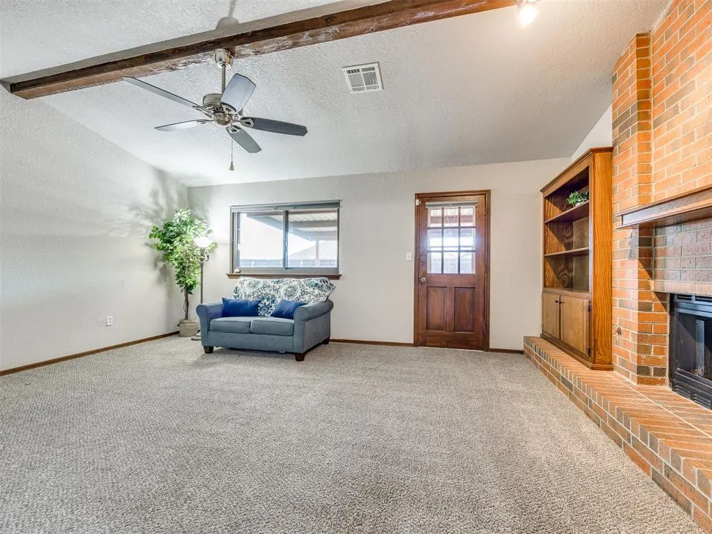Photo 18 — 10215 S Hillcrest Drive, Oklahoma City, OK 73159