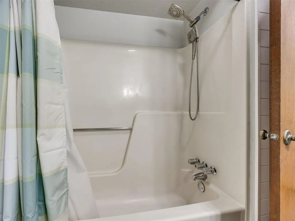 Photo 24 — 10215 S Hillcrest Drive, Oklahoma City, OK 73159
