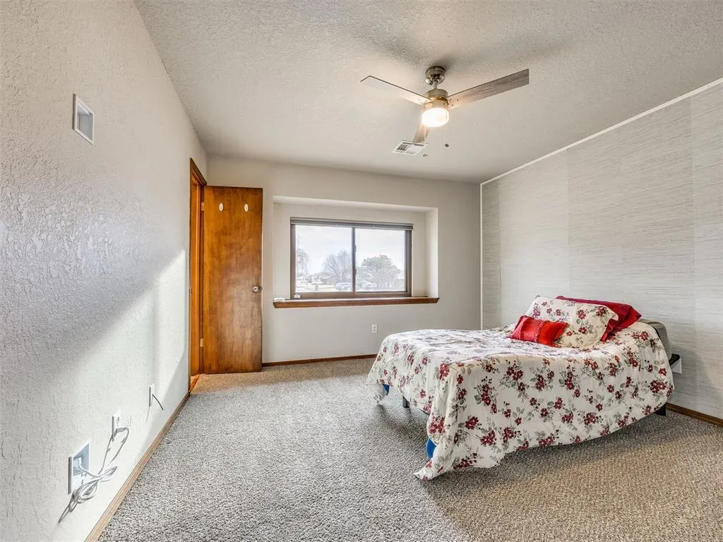 Photo 31 — 10215 S Hillcrest Drive, Oklahoma City, OK 73159