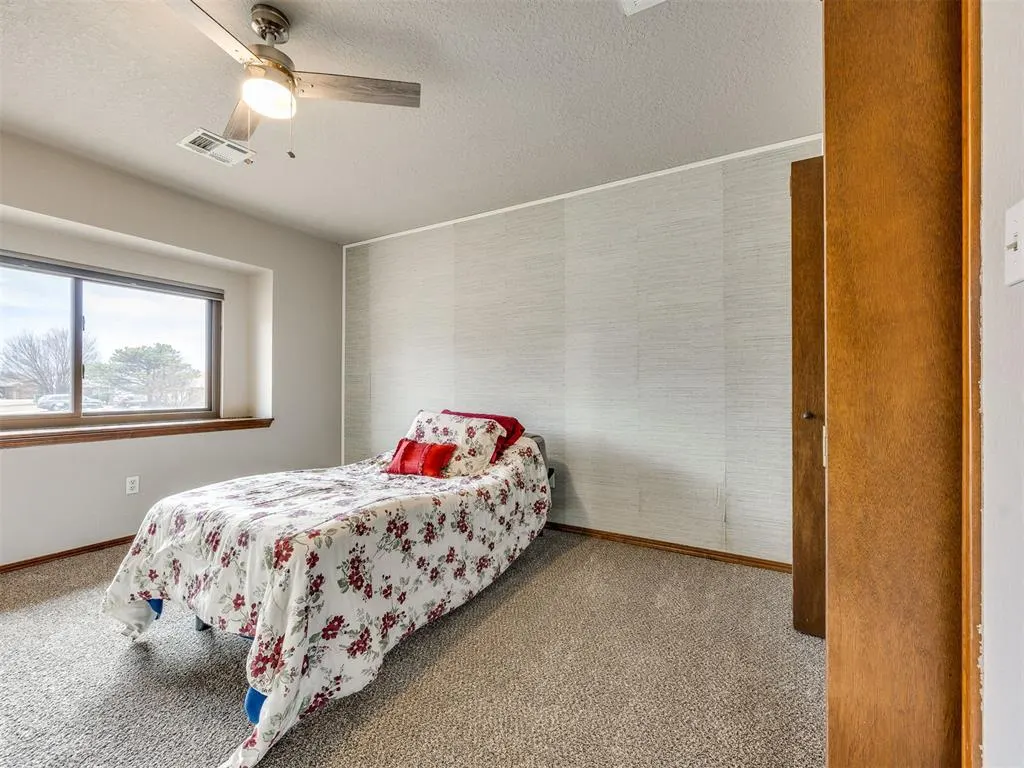 Photo 32 — 10215 S Hillcrest Drive, Oklahoma City, OK 73159