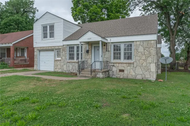 Photo 3 — 2325 E Madison Street, Oklahoma City, OK 73111
