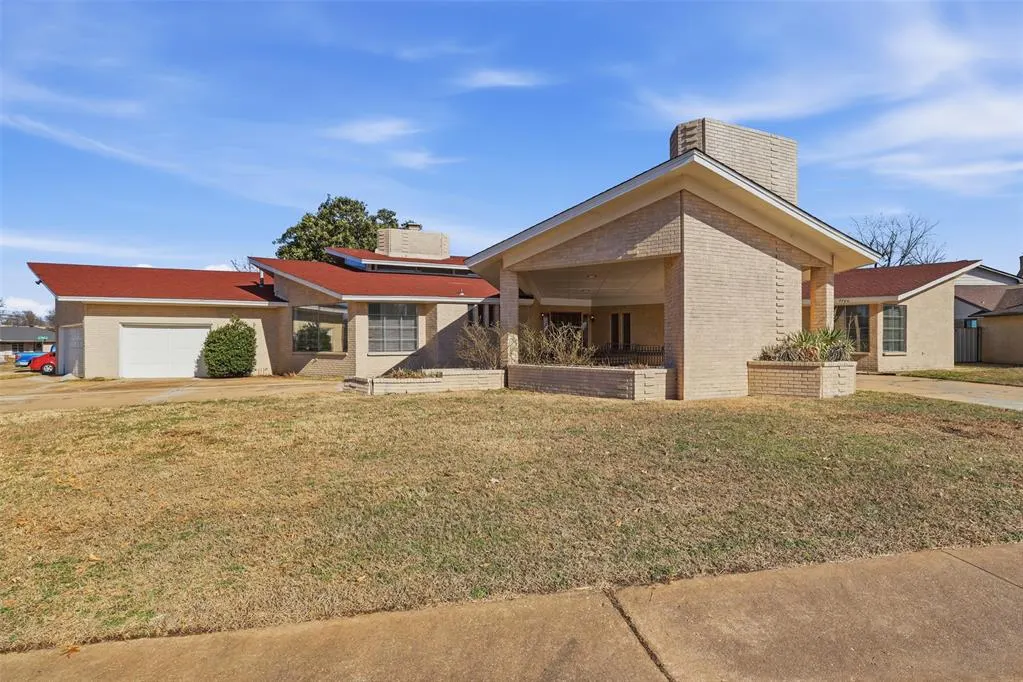Front exterior — 7700 S Country Club Drive, Oklahoma City, OK 73159