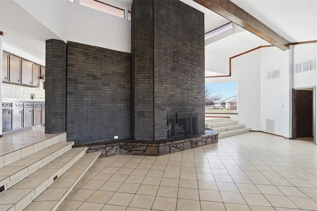 Photo 11 — 7700 S Country Club Drive, Oklahoma City, OK 73159