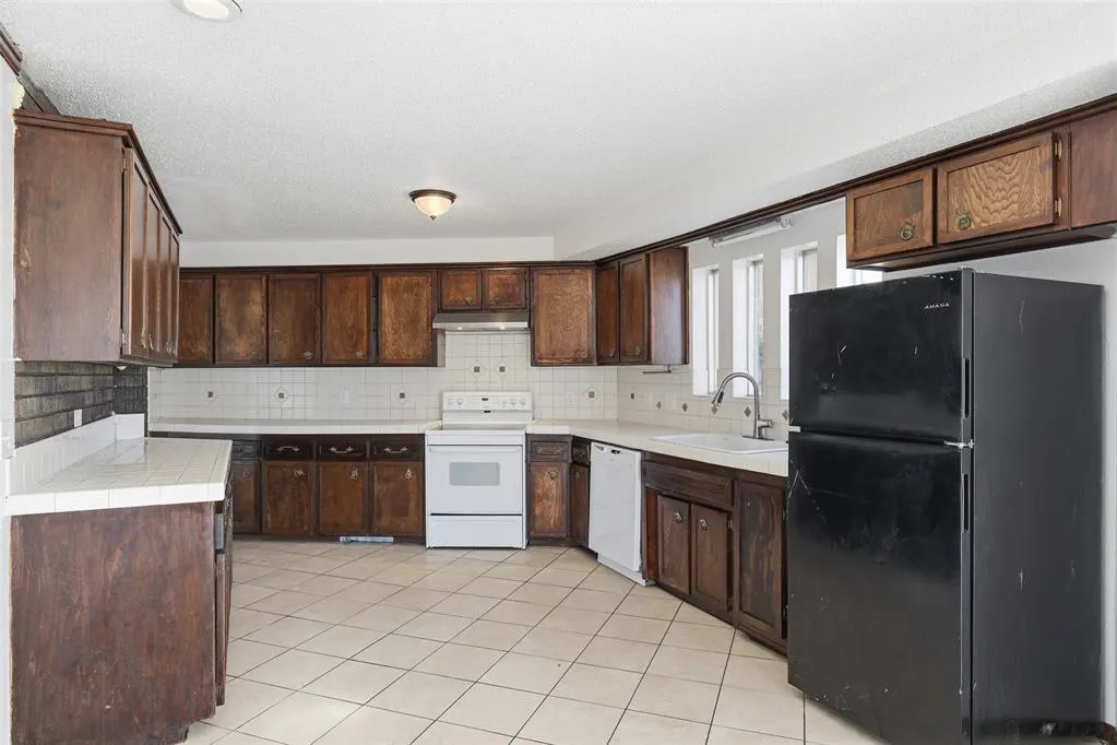 Photo 16 — 7700 S Country Club Drive, Oklahoma City, OK 73159