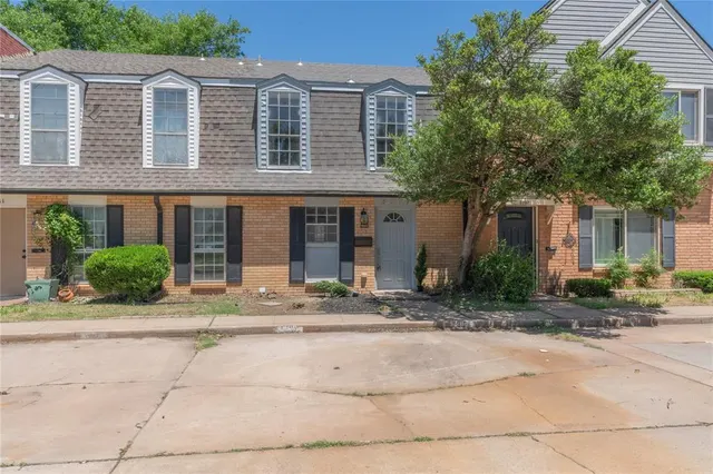 Front exterior — 3009 W Wilshire Boulevard, Oklahoma City, OK 73116