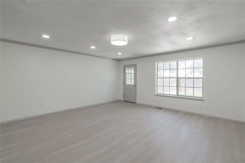 Photo 4 — 3009 W Wilshire Boulevard, Oklahoma City, OK 73116