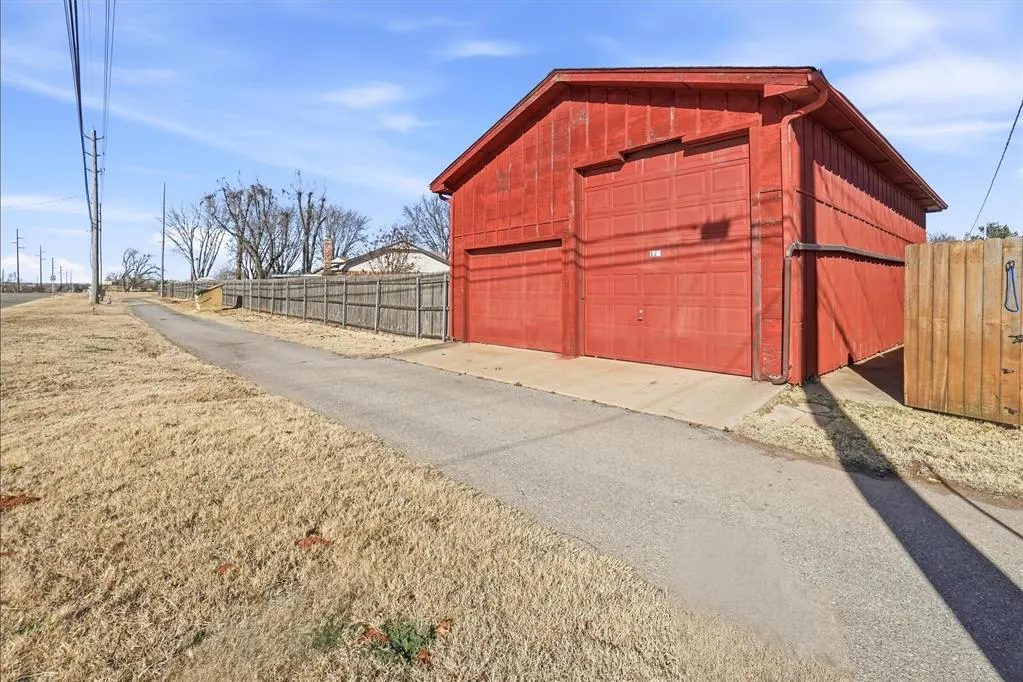 Photo 35 — 120 Mitchell Drive, Elk City, OK 73644