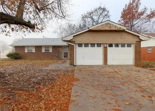 Sold home at 3301 Oakbrook Drive